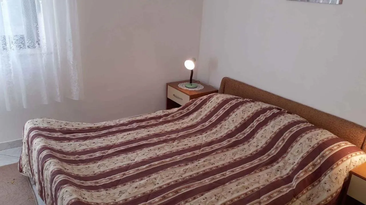 Apartment In Novi Vinodolski 35278