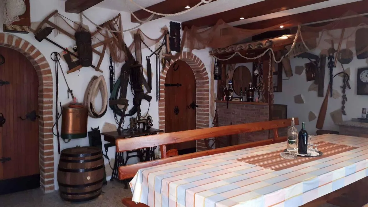 Apartment In Novi Vinodolski 35278